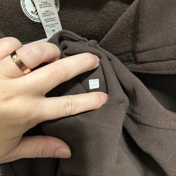 Lululemon - Picture 4 of 4